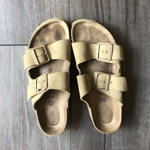 Birkenstock’s Arizona, size 38